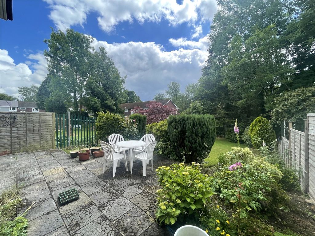 Property photo 2 of 16 Picture No. 14