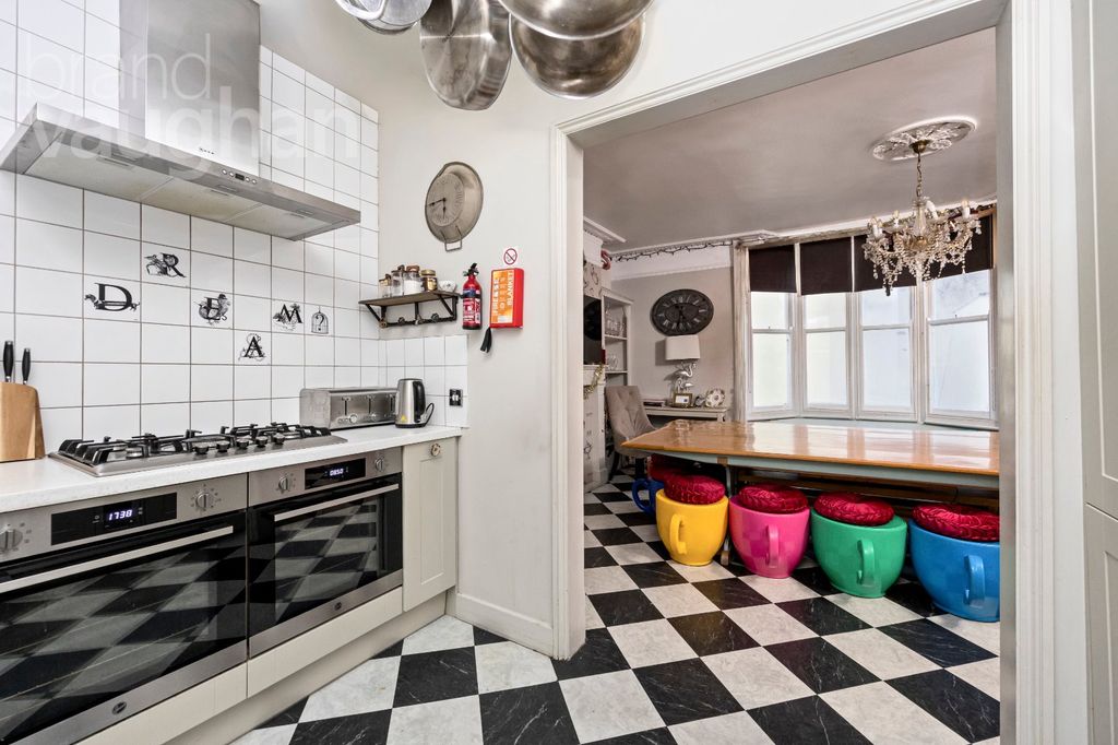 Property photo 3 of 21 Picture No. 42