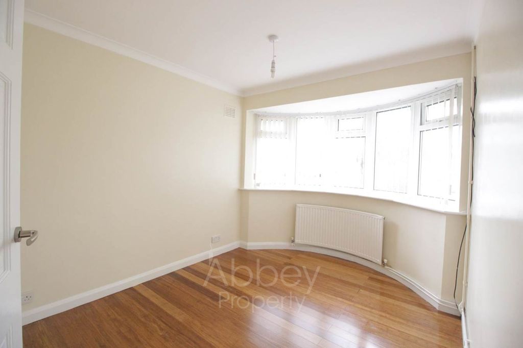 Property photo 3 of 23