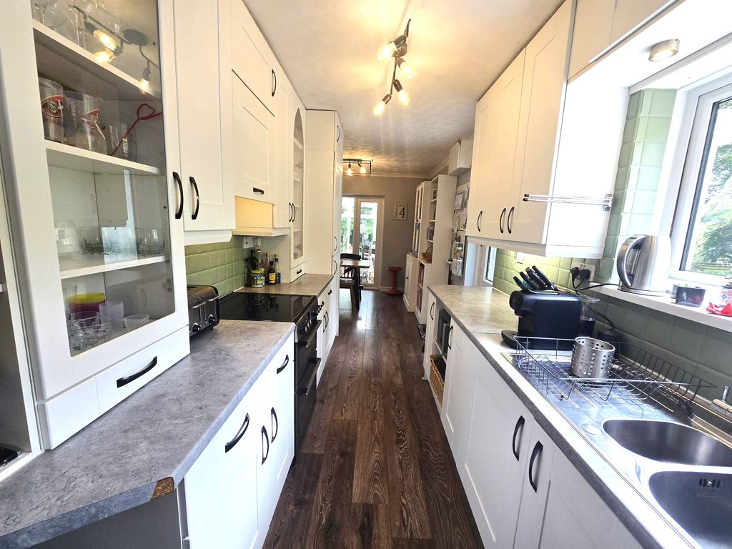 Property photo 3 of 21