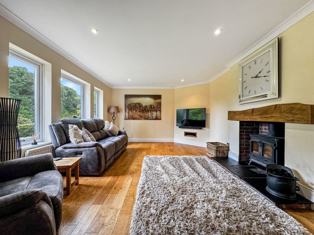 Property photo 3 of 44