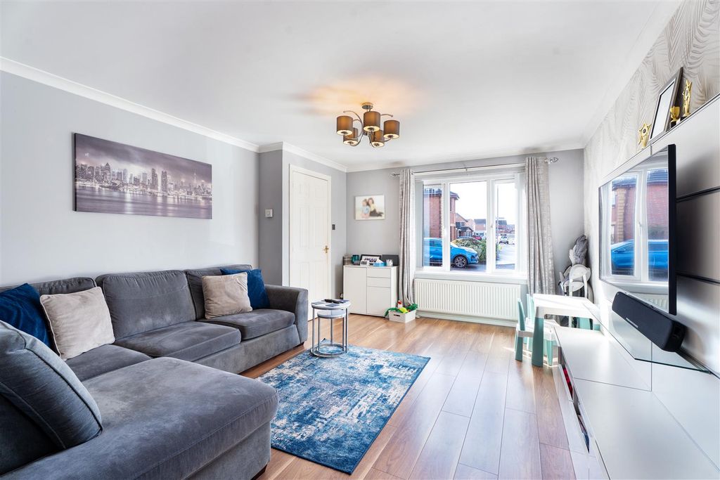 Property photo 2 of 19 Living1.Jpg