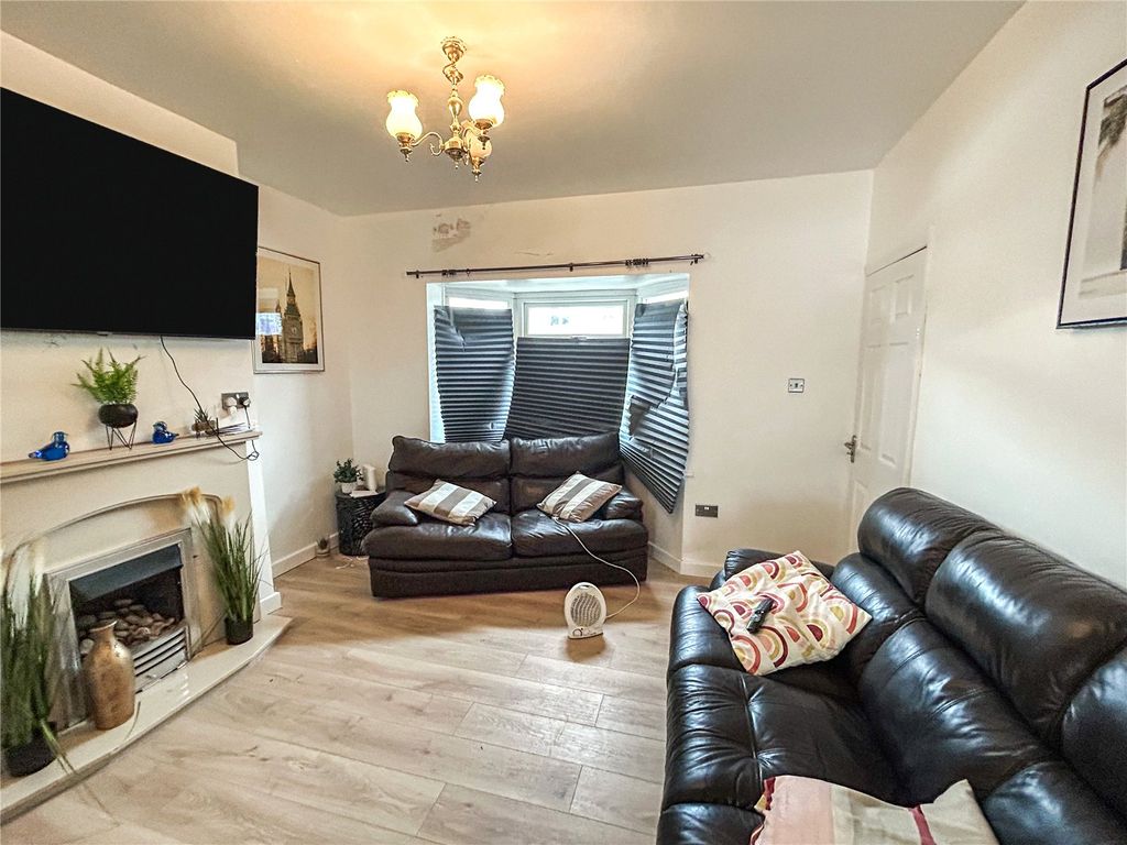 Property photo 2 of 11 Picture No. 12