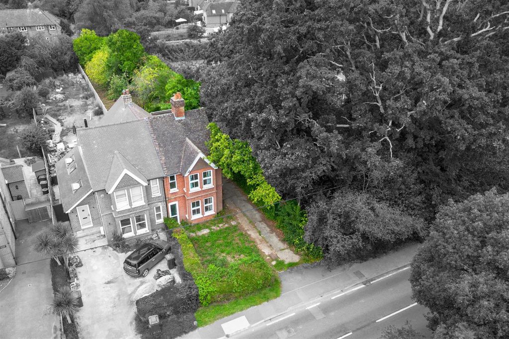 Property photo 2 of 24