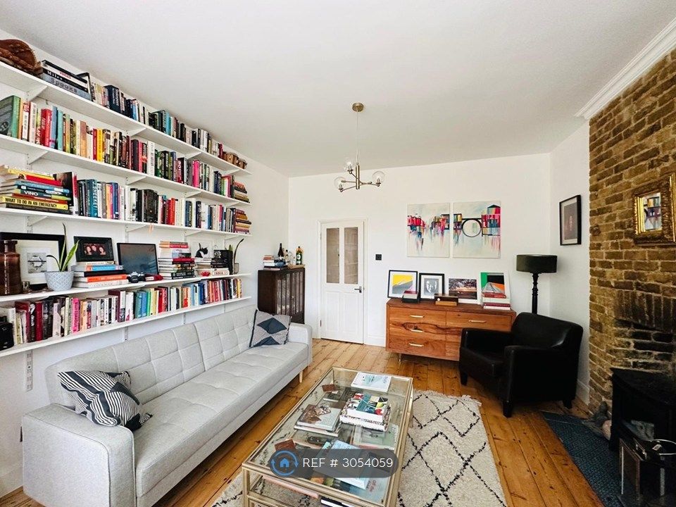 Property photo 3 of 12 Living Room