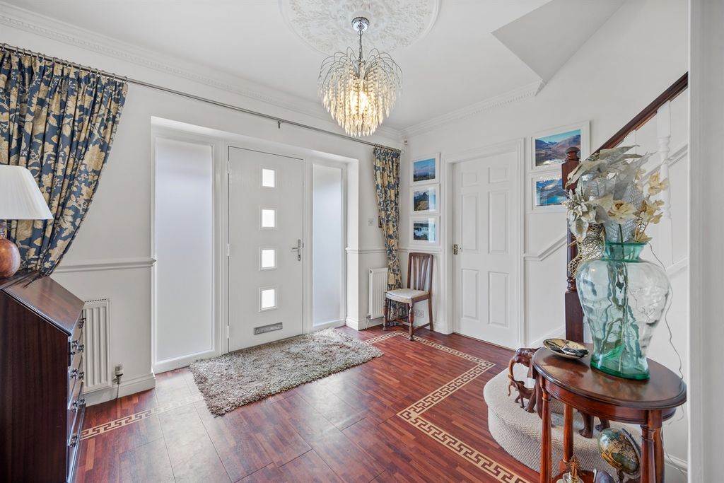 Property photo 2 of 29 Entrance Hall
