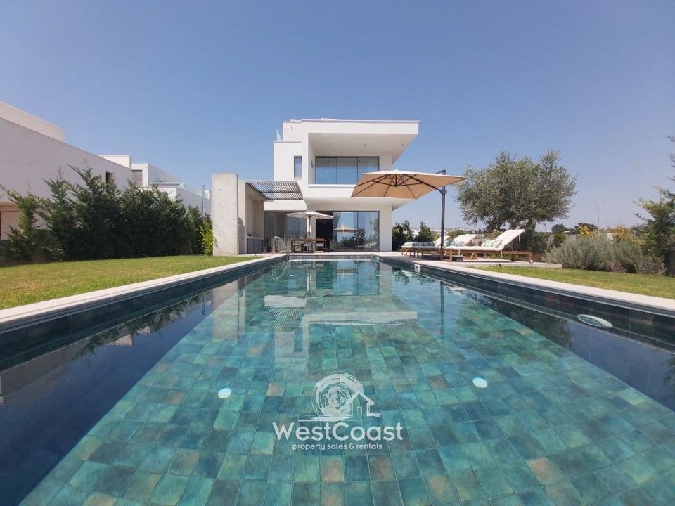 Property photo 1 of 29