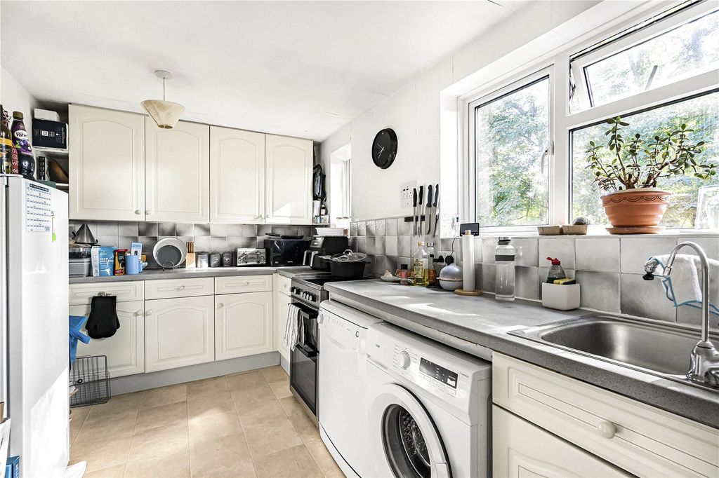 Property photo 3 of 14 Kitchen