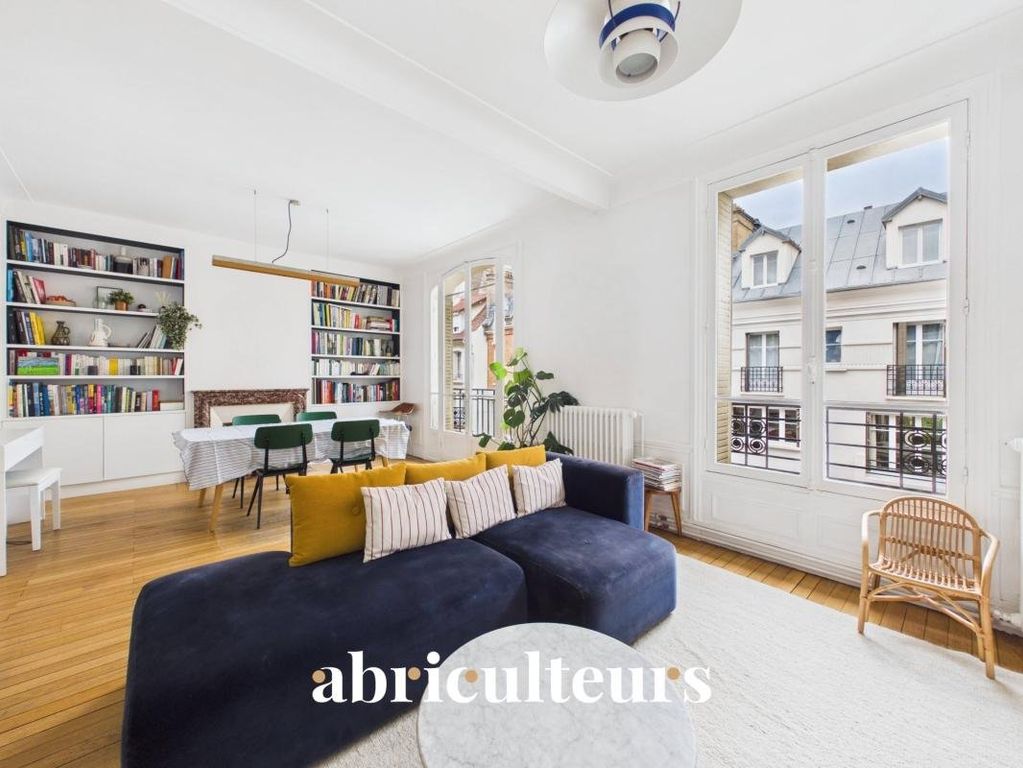 Property photo 1 of 21 Charming 3-Room Apartment For Sale In Saint-Mandé - 88 m²
