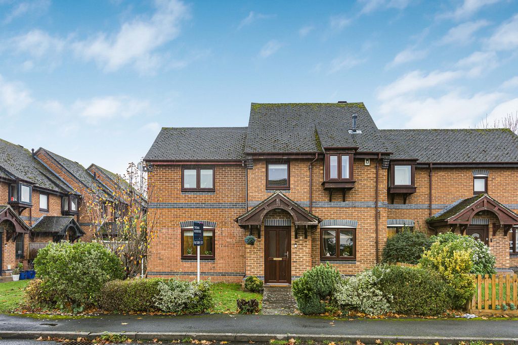 Property photo 1 of 28