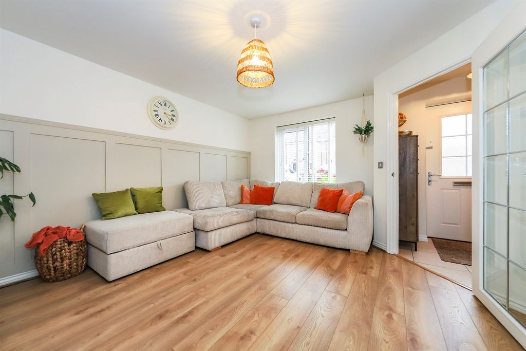 Property photo 2 of 14