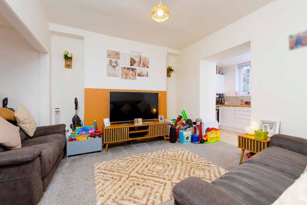 Property photo 3 of 24