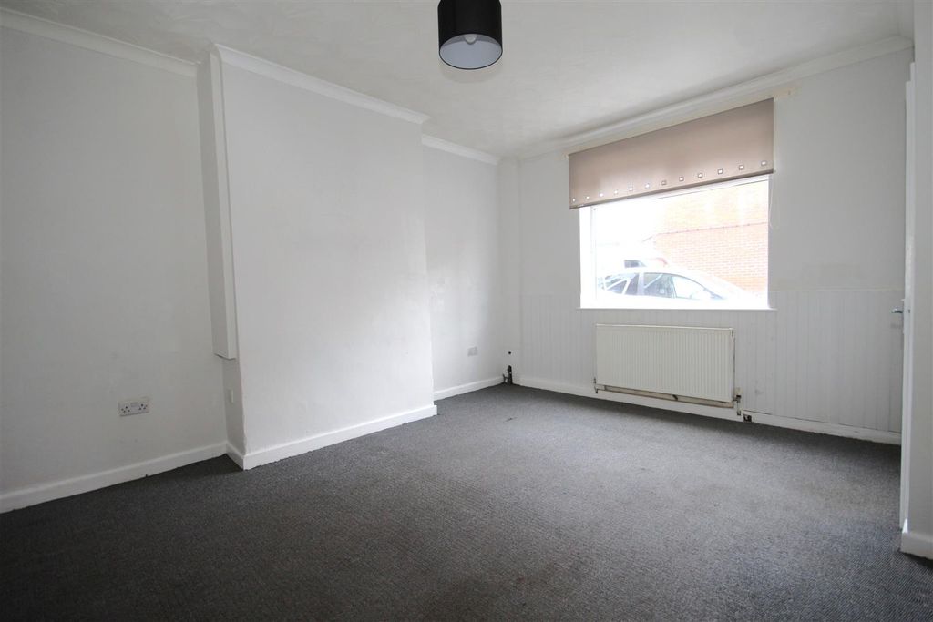 Property photo 2 of 9 Lounge