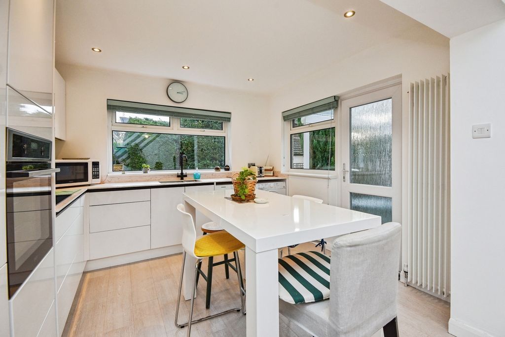 Property photo 2 of 18 Kitchen Diner