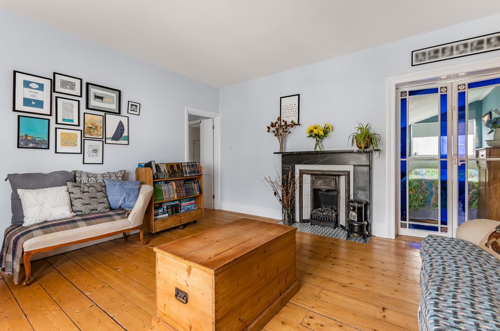 Property photo 3 of 12 824384 (2).Jpg