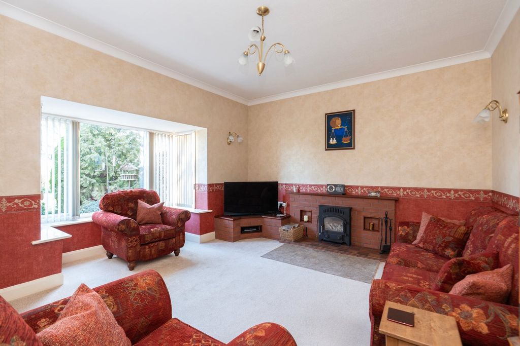 Property photo 3 of 21