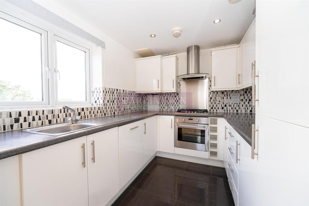 Property photo 2 of 13 Kitchen