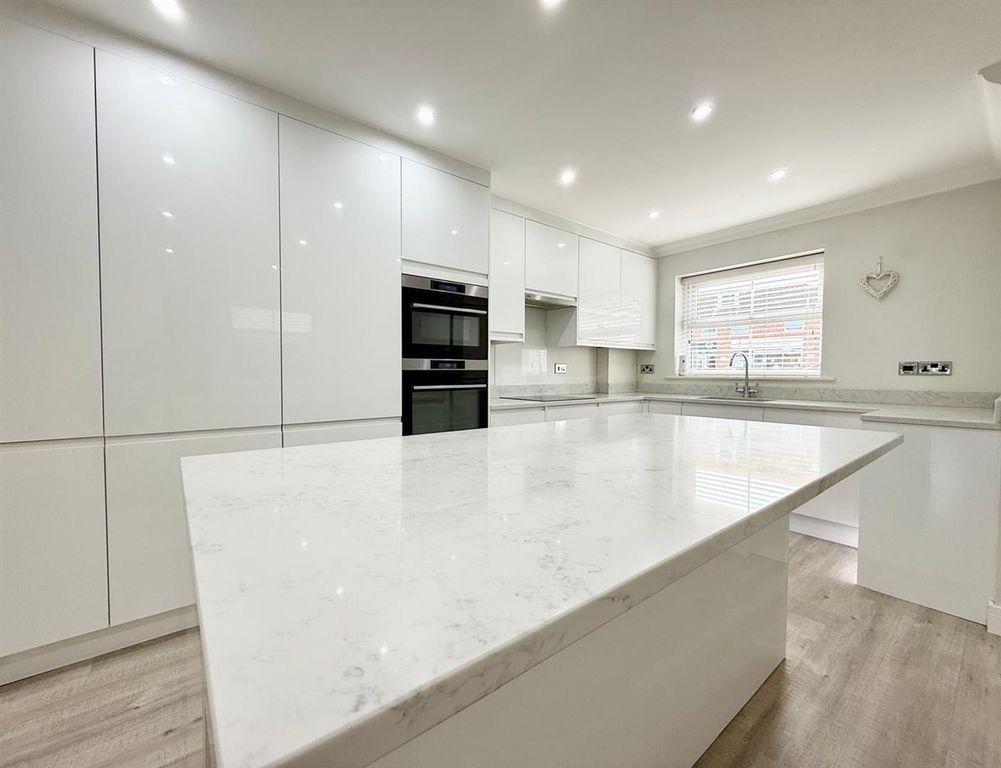 Property photo 2 of 23 15.Jpeg