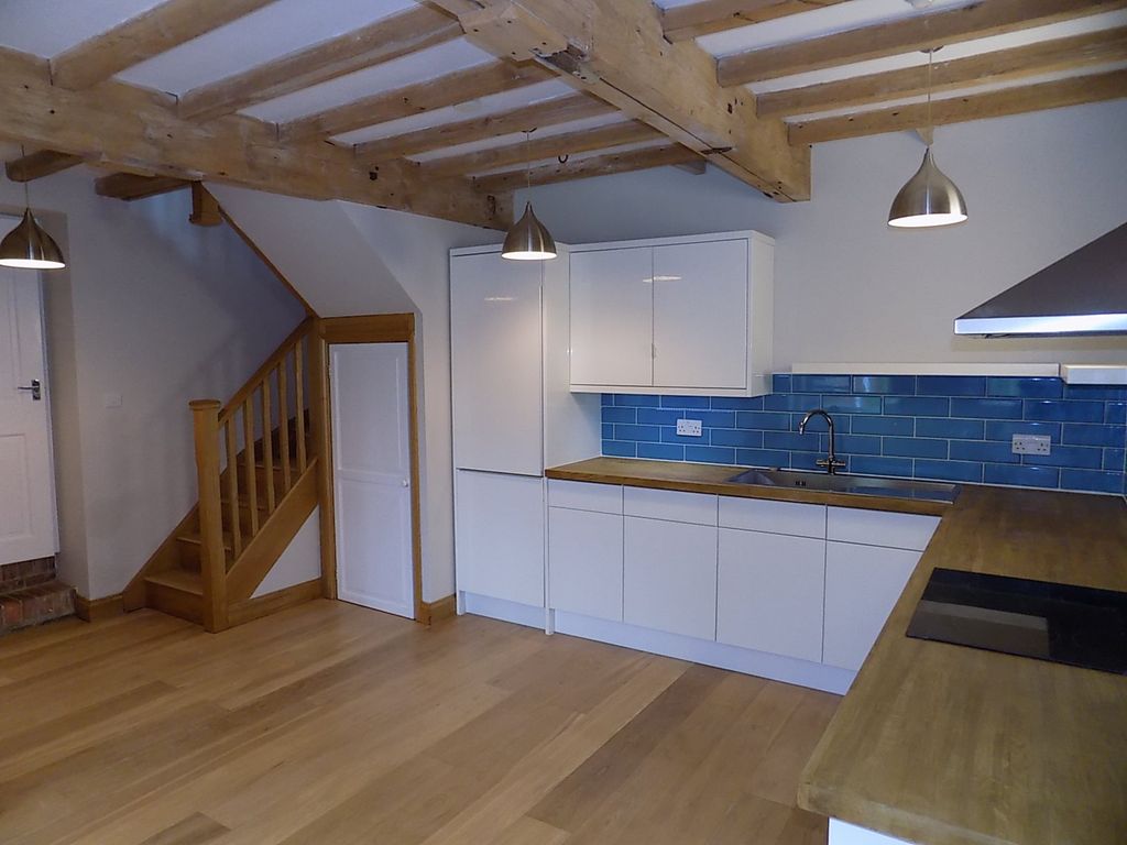 Property photo 3 of 9 Kitchen 2