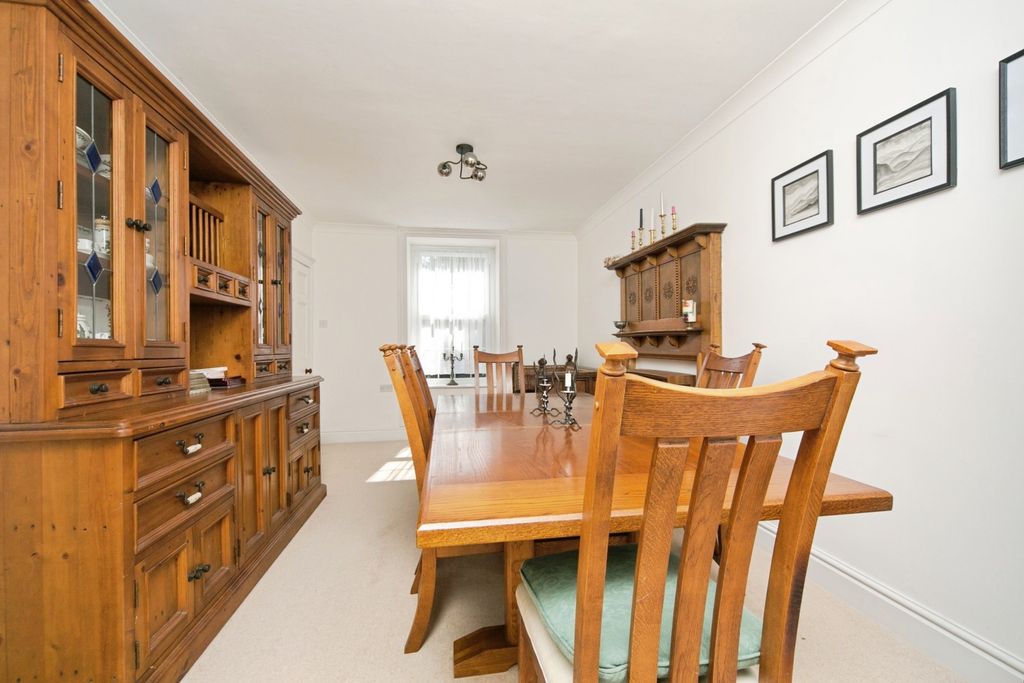 Property photo 3 of 27 Pbox-Img.Jpg