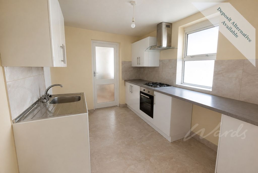 Property photo 3 of 7 Canterbury Kitchen