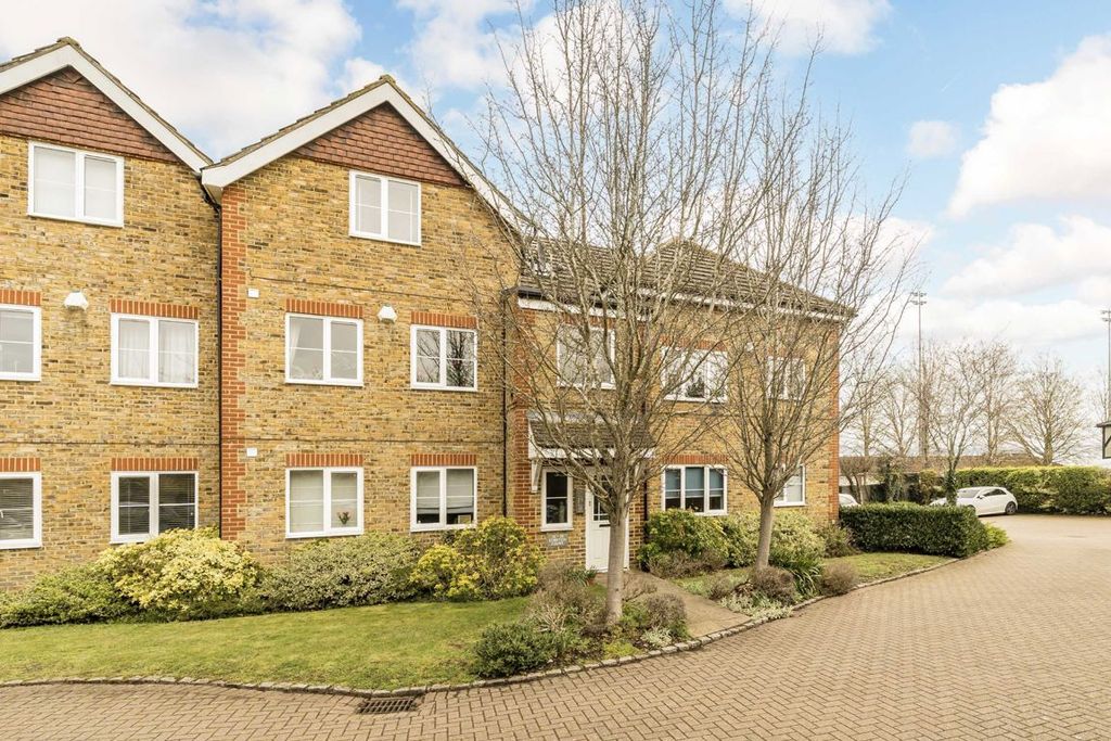 Property photo 1 of 5