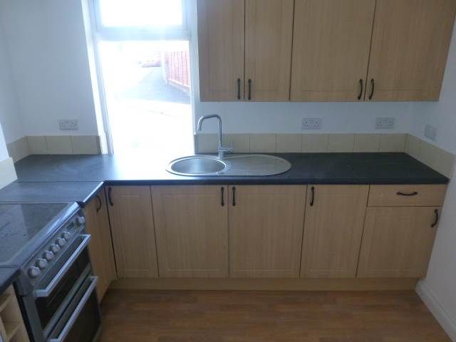 Property photo 2 of 11 Kitchen
