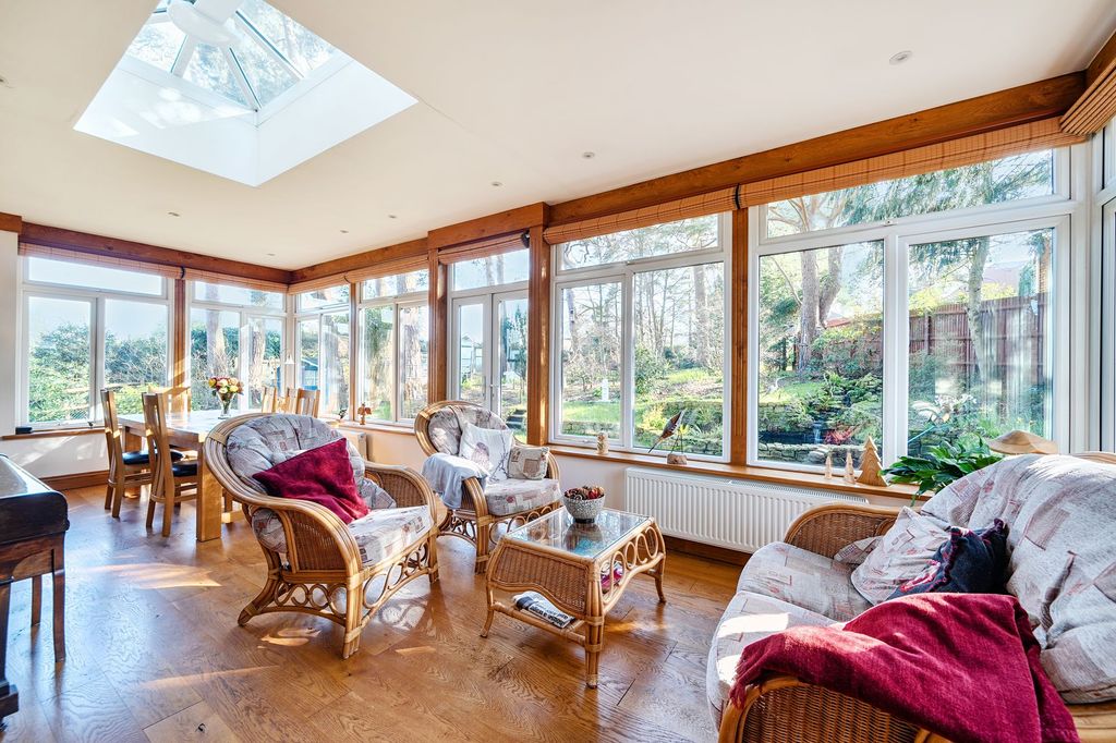 Property photo 3 of 36