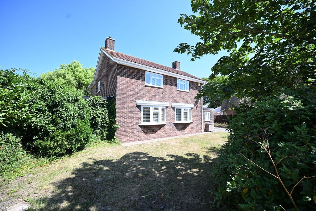 Property photo 2 of 32