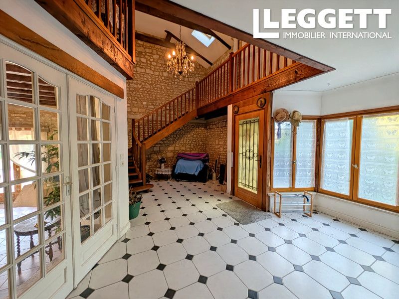 Property photo 2 of 10