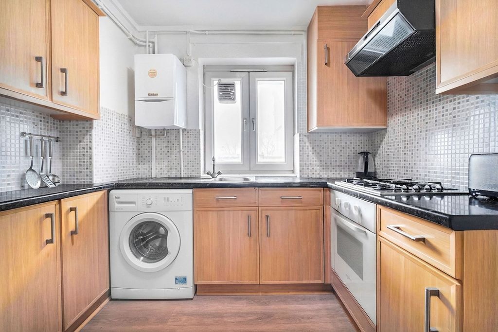 Property photo 1 of 11 Kitchen