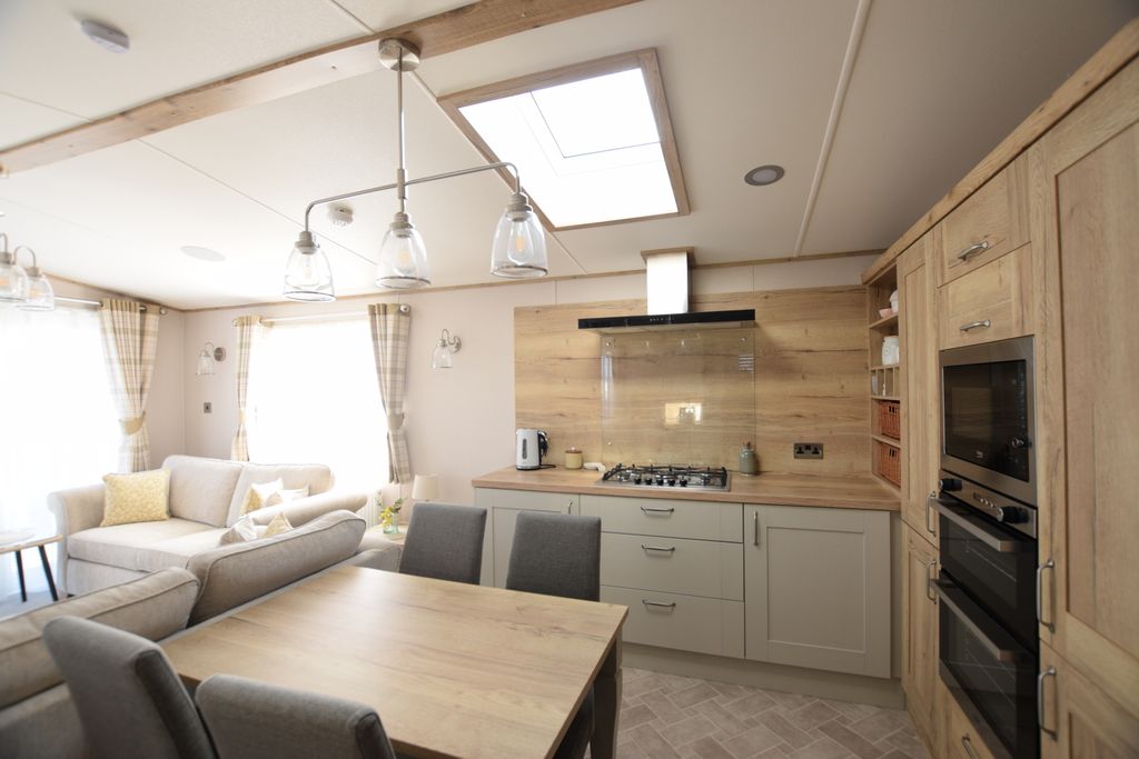 Property photo 2 of 14 Kitchen/Diner