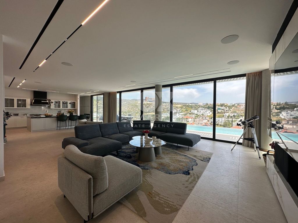 Property photo 1 of 35 High Quality Villa Custom Built For Sale In A Quiet Resident