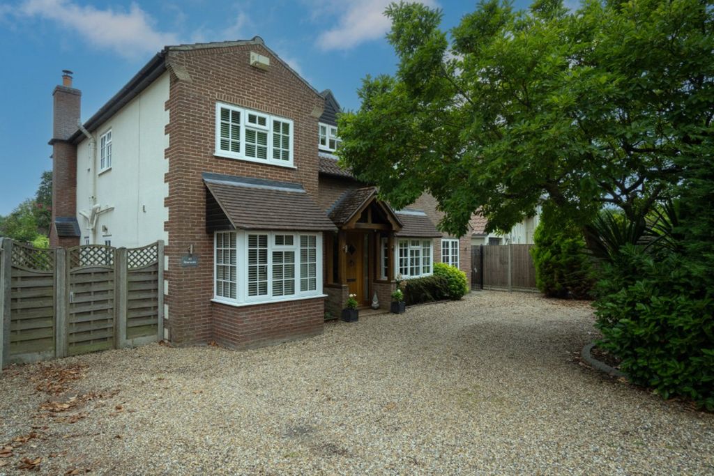 Property photo 2 of 32