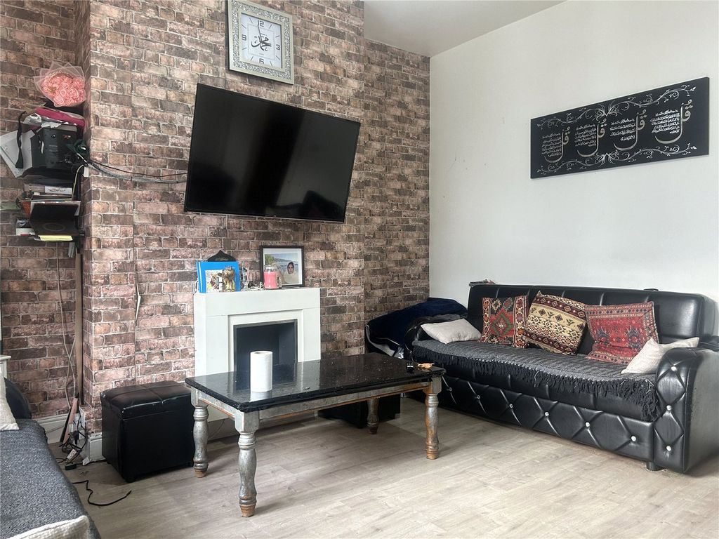 Property photo 2 of 9 Lounge