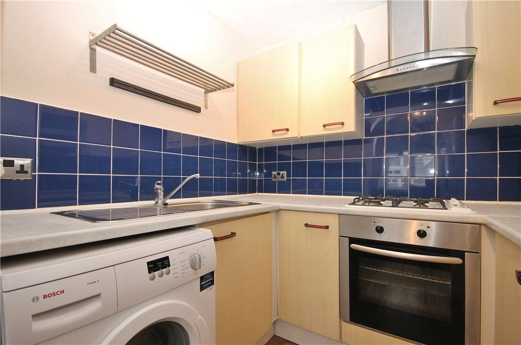 Property photo 3 of 8 Kitchen