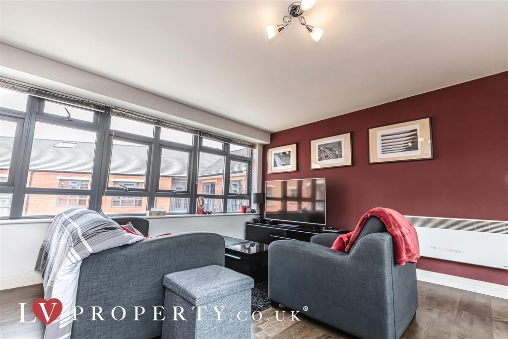 Property photo 3 of 11 2.Jpg