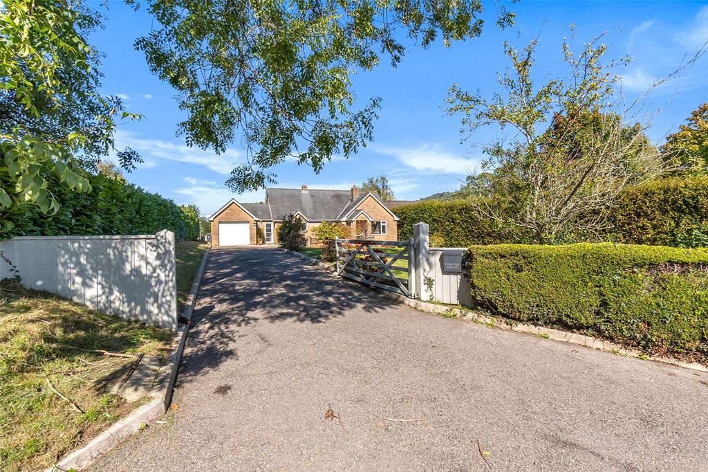 Property photo 1 of 35 Picture No. 02