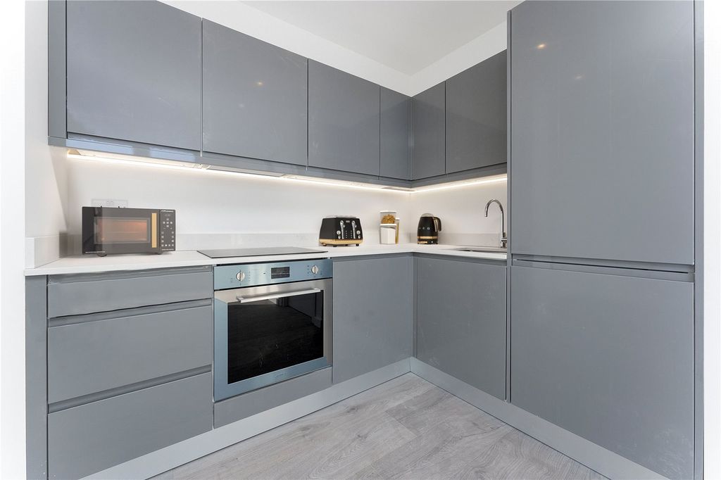 Property photo 3 of 8 Picture No. 30