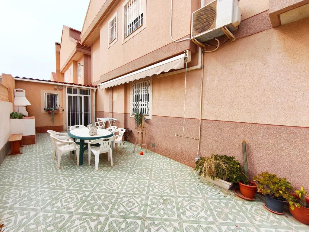 Property photo 2 of 37
