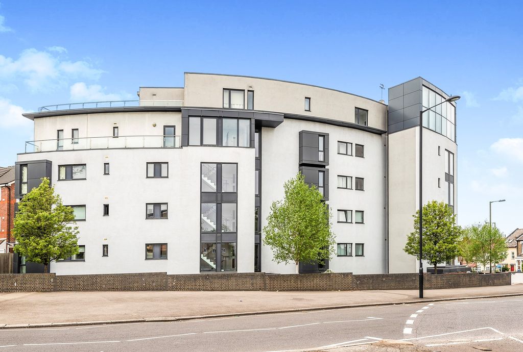 Property photo 1 of 18