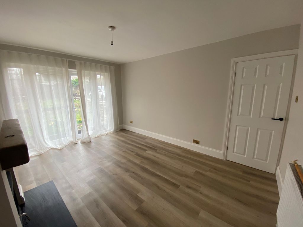 Property photo 3 of 19 Image