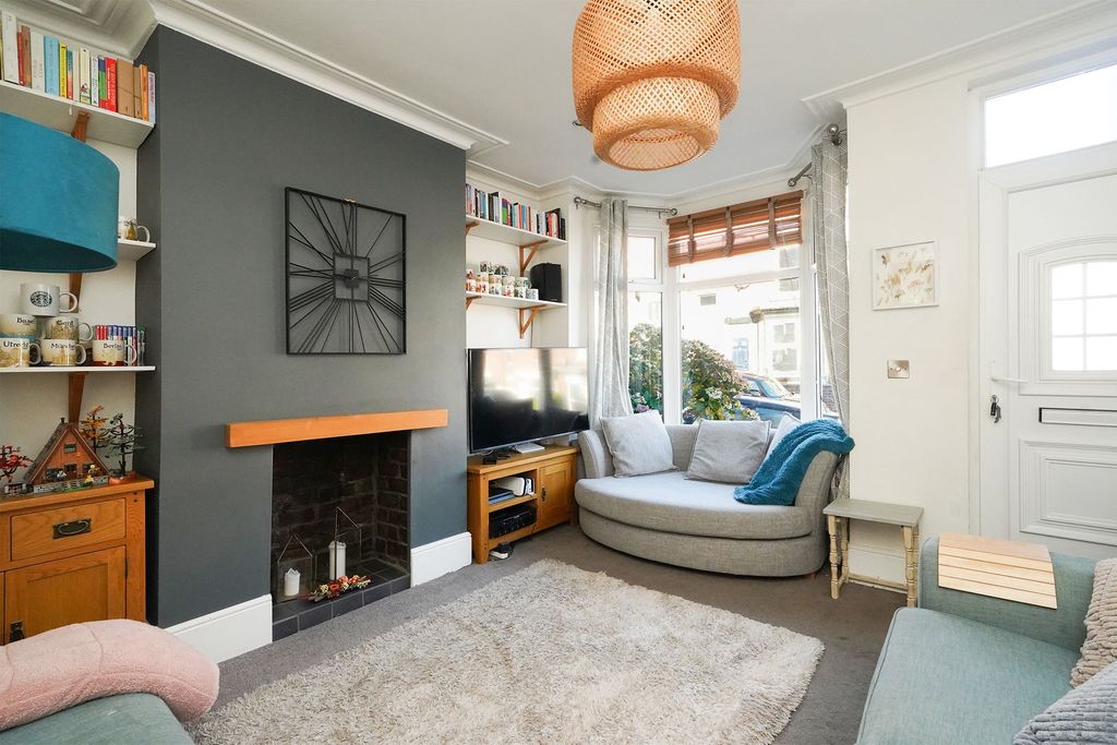 Property photo 1 of 17