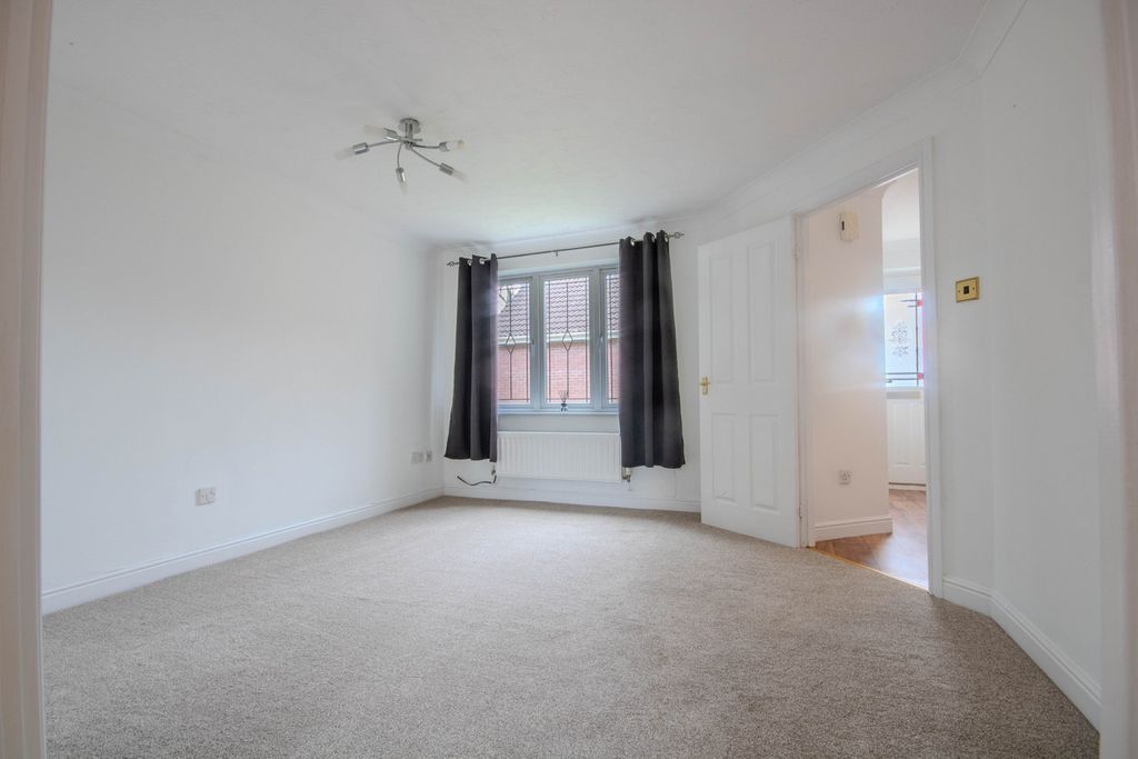 Property photo 3 of 25