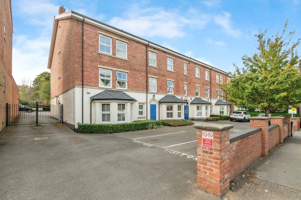 Property photo 1 of 2