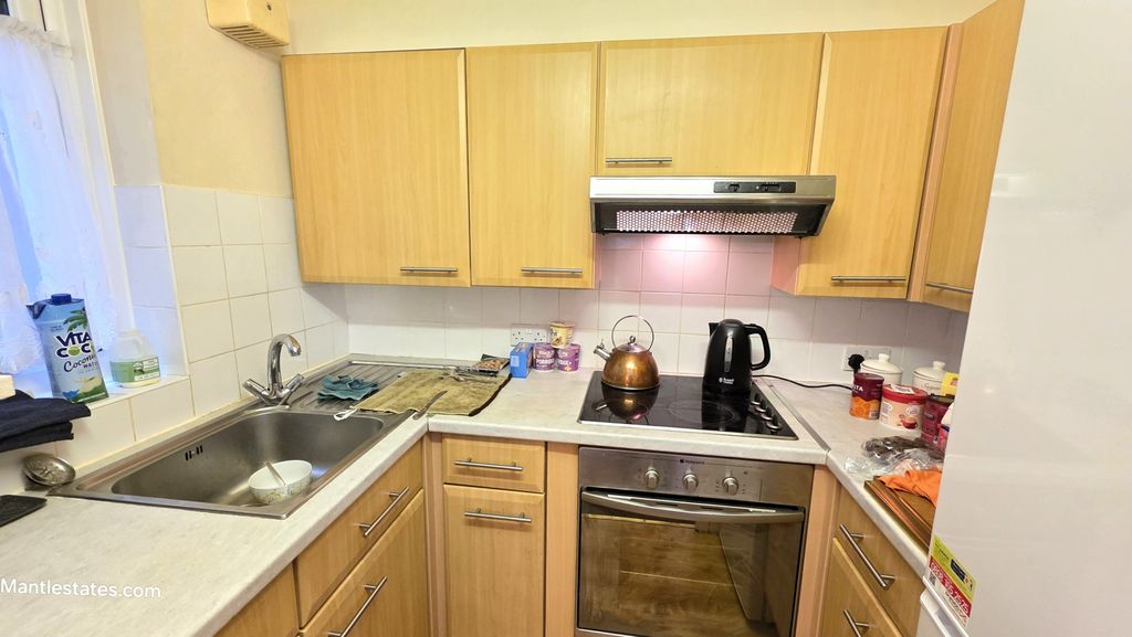 Property photo 3 of 16 Kitchen