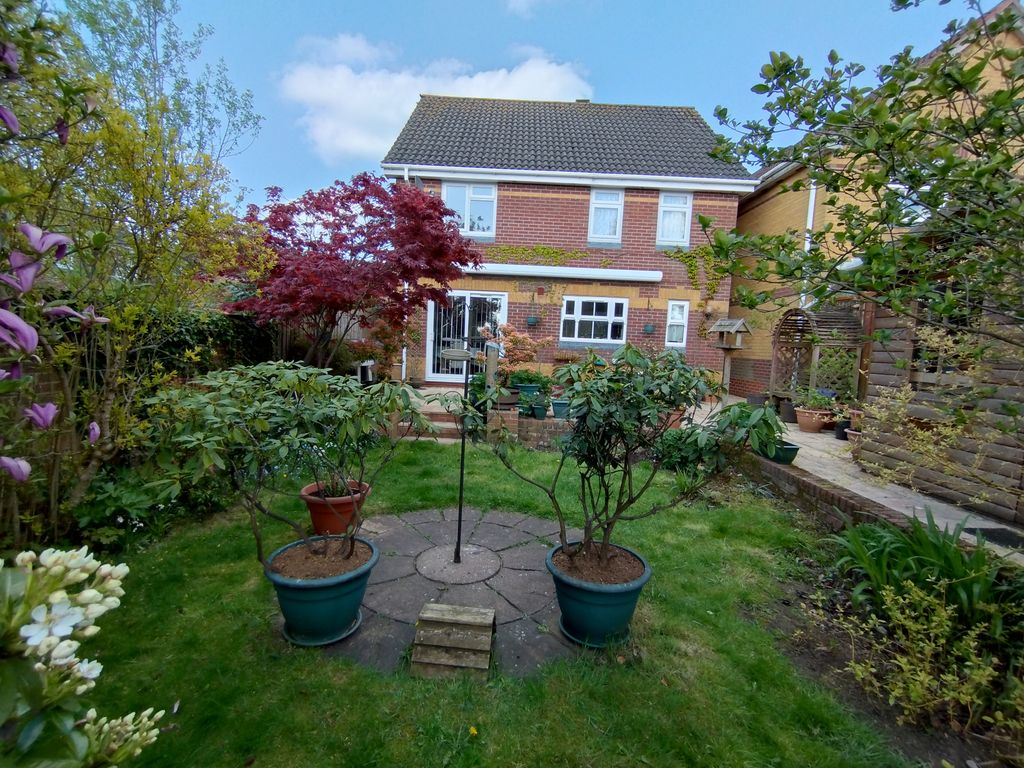 Property photo 2 of 25