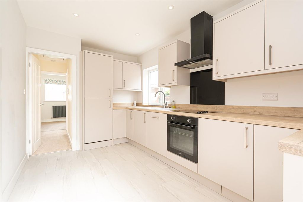 Property photo 2 of 15 Kitchen