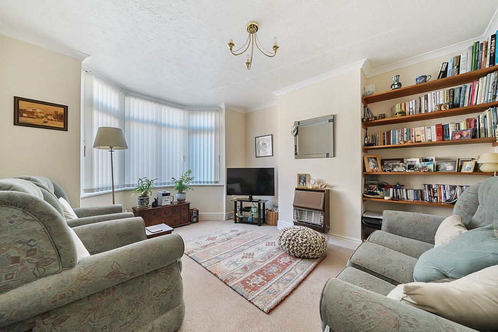 Property photo 2 of 11