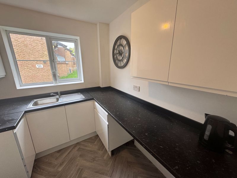 Property photo 3 of 7 Photo 4